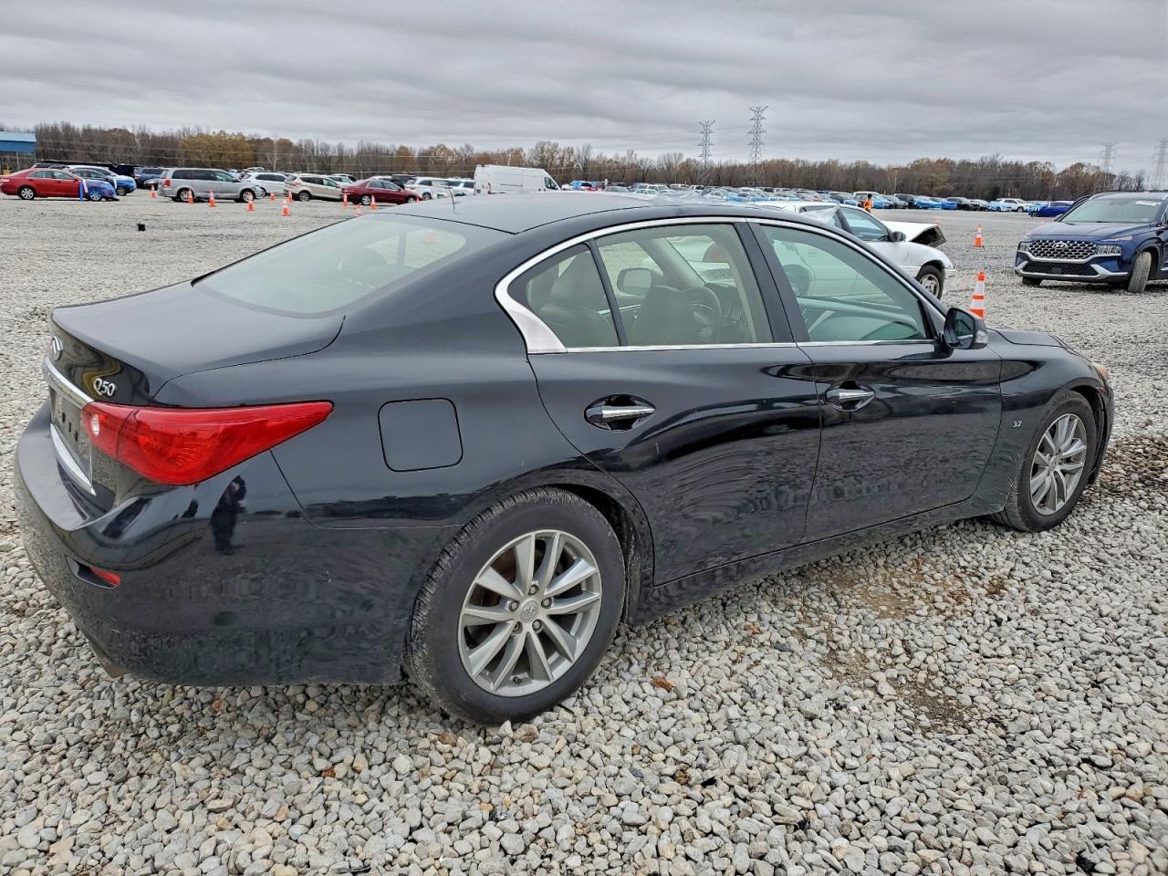 2015 INFINITI Q50 BASE photo 3