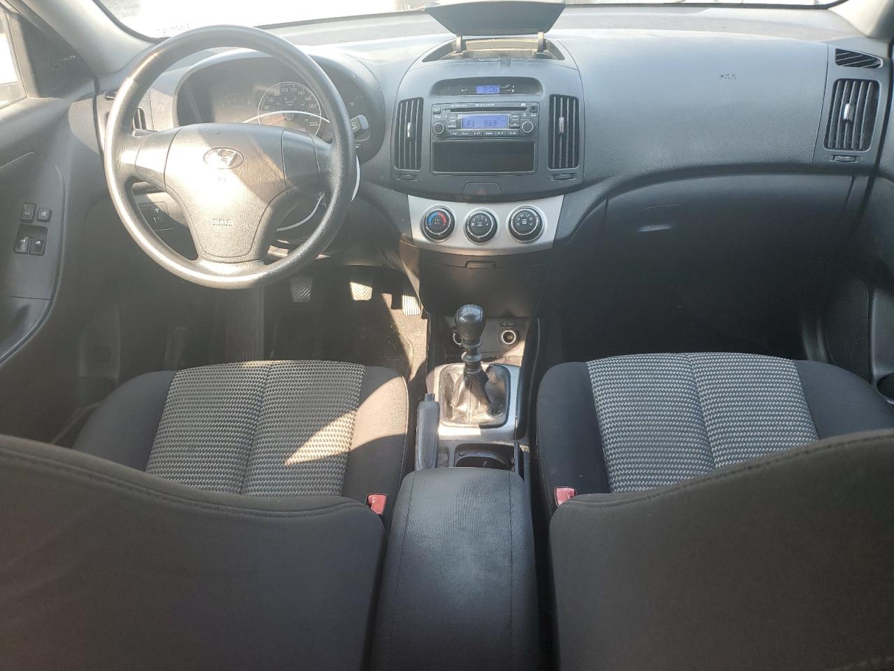 2010 HYUNDAI ELANTRA GLS photo 22
