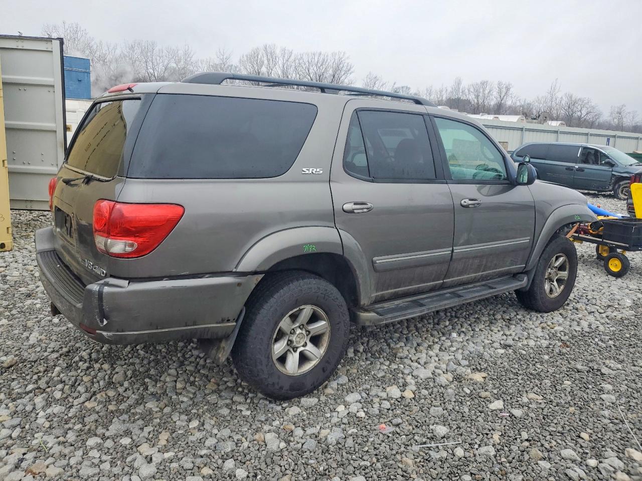 2005 TOYOTA SEQUOIA SR5 photo 3