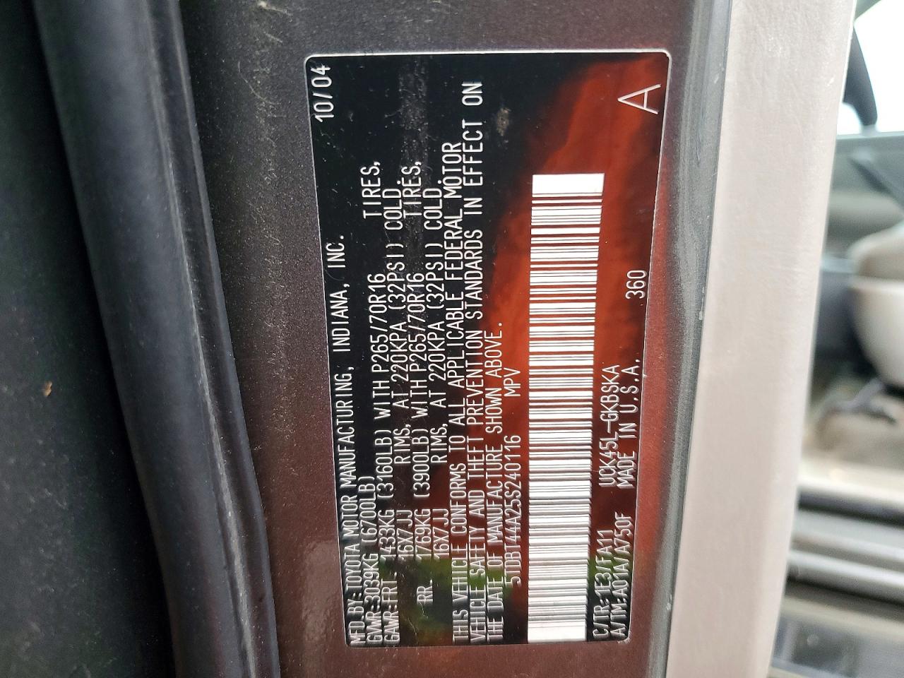 2005 TOYOTA SEQUOIA SR5 photo 13