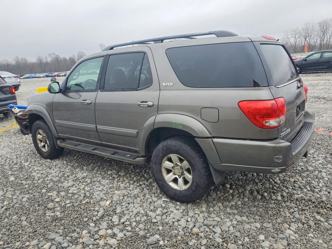 2005 TOYOTA SEQUOIA SR5 photo 2