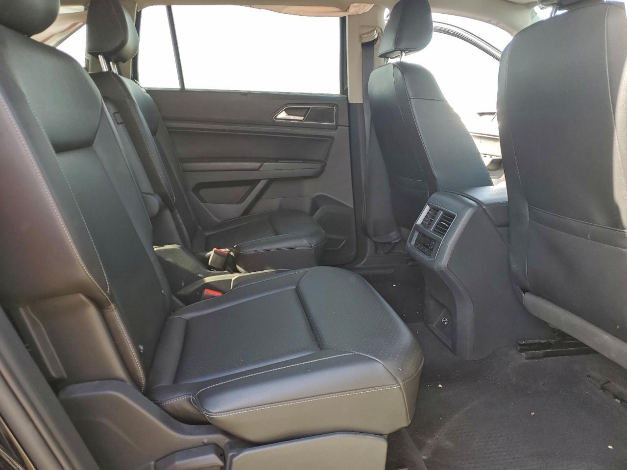 2018 VOLKSWAGEN ATLAS SEL photo 11