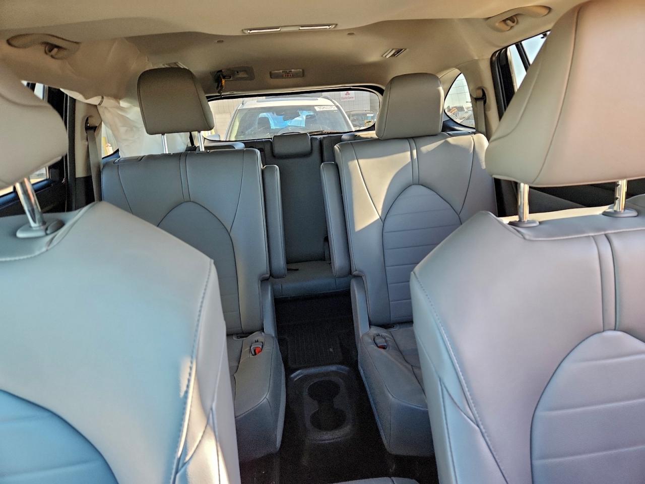 2022 TOYOTA HIGHLANDER XLE photo 10