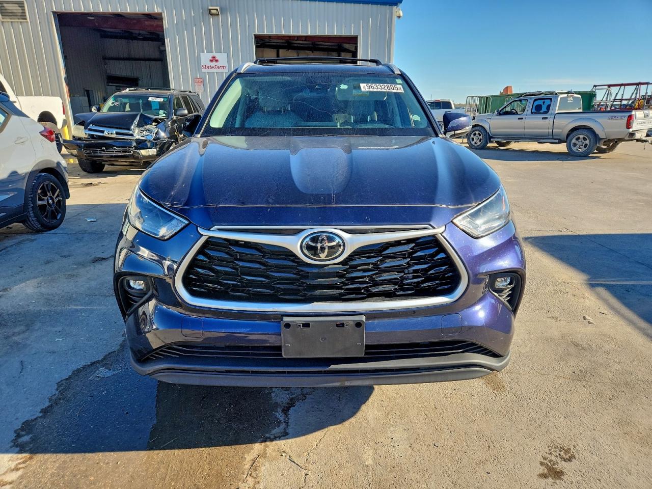 2022 TOYOTA HIGHLANDER XLE photo 5