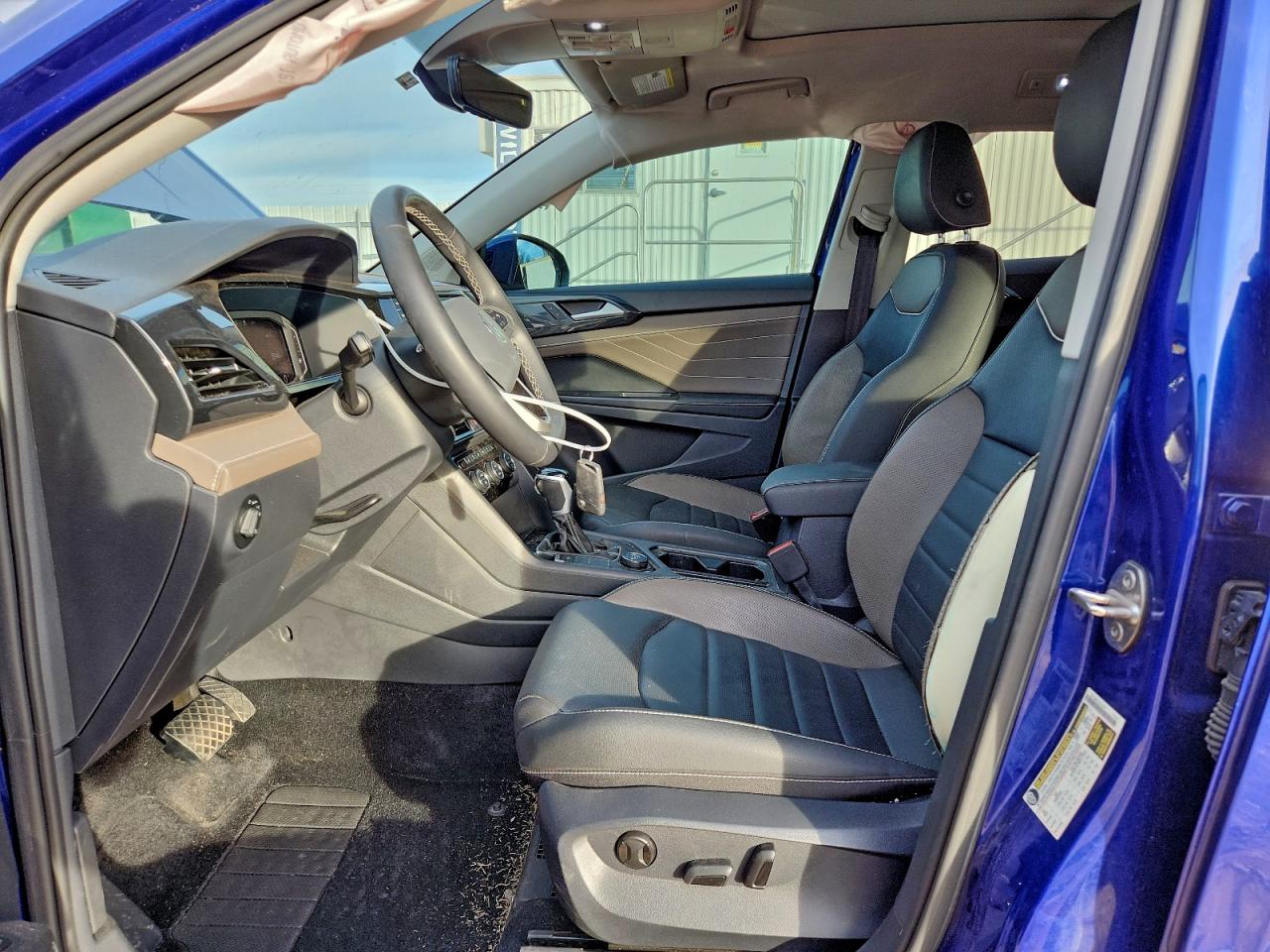 2024 VOLKSWAGEN TAOS SEL photo 7
