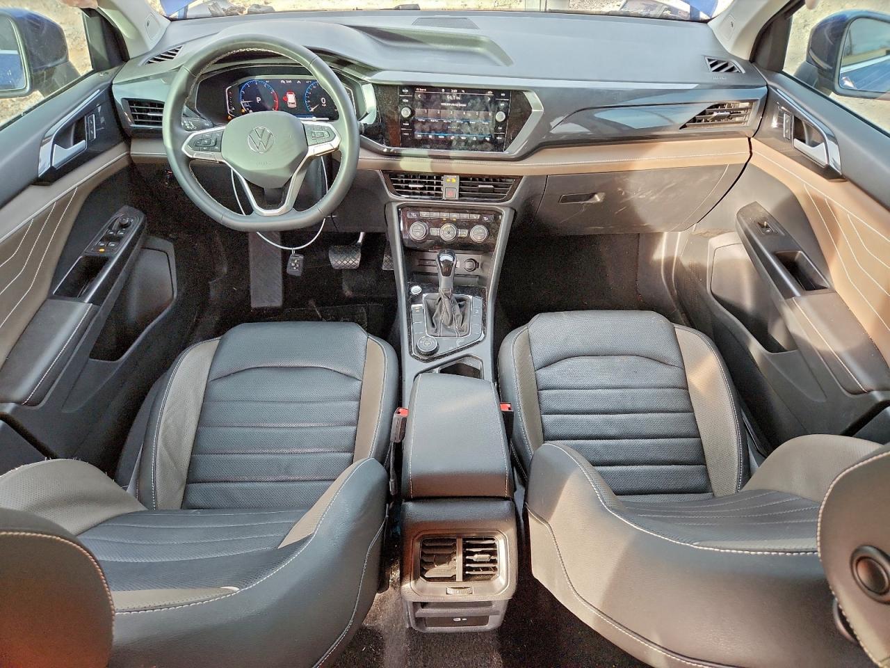 2024 VOLKSWAGEN TAOS SEL photo 8