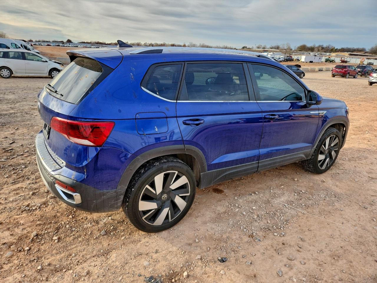 2024 VOLKSWAGEN TAOS SEL photo 3
