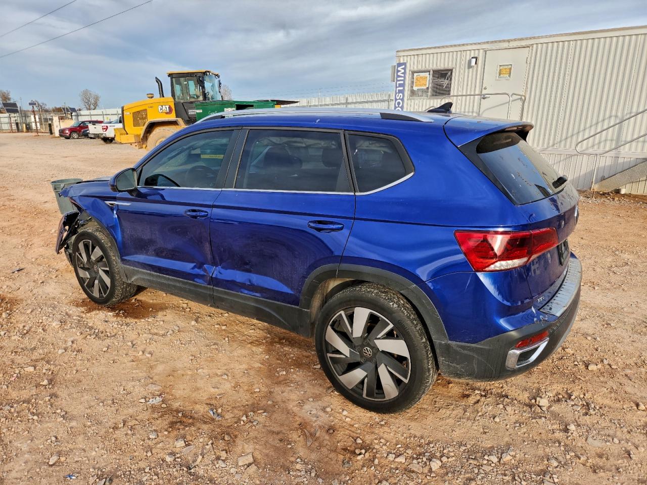 2024 VOLKSWAGEN TAOS SEL photo 2
