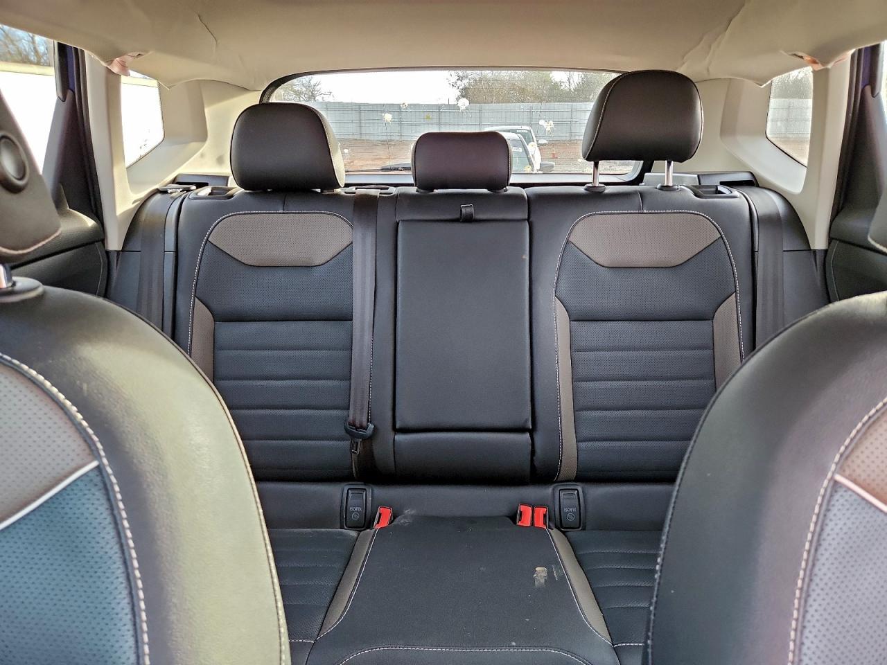 2024 VOLKSWAGEN TAOS SEL photo 10