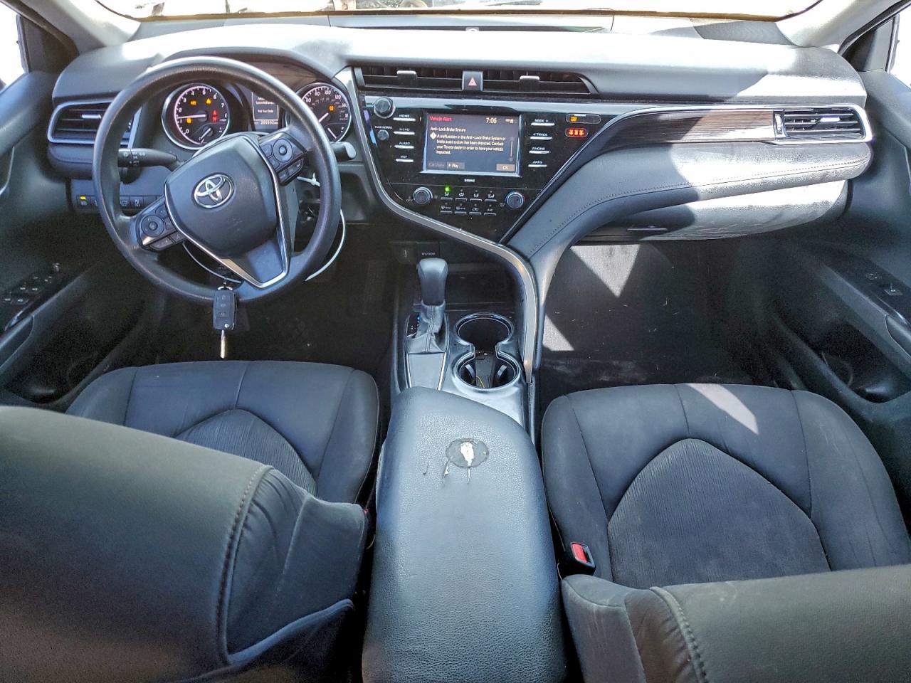 2020 TOYOTA CAMRY LE photo 15