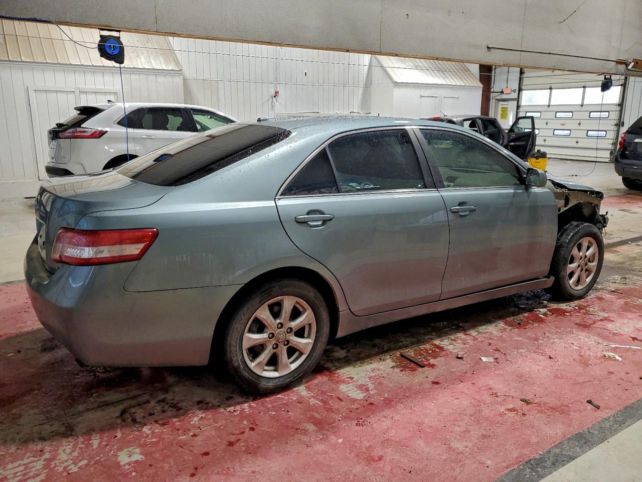 2011 TOYOTA CAMRY BASE photo 3