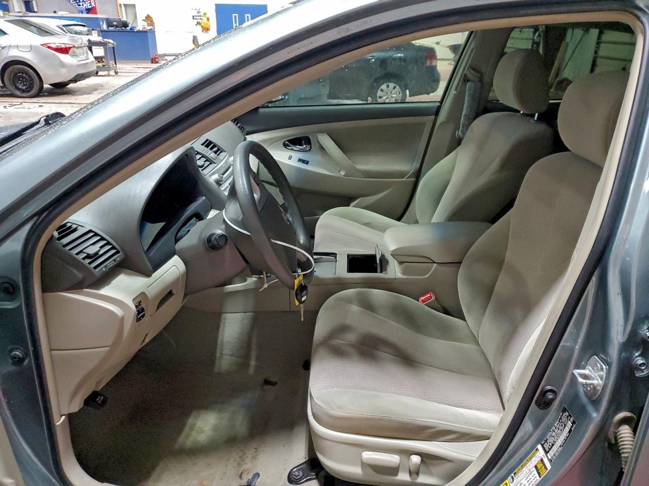 2011 TOYOTA CAMRY BASE photo 7