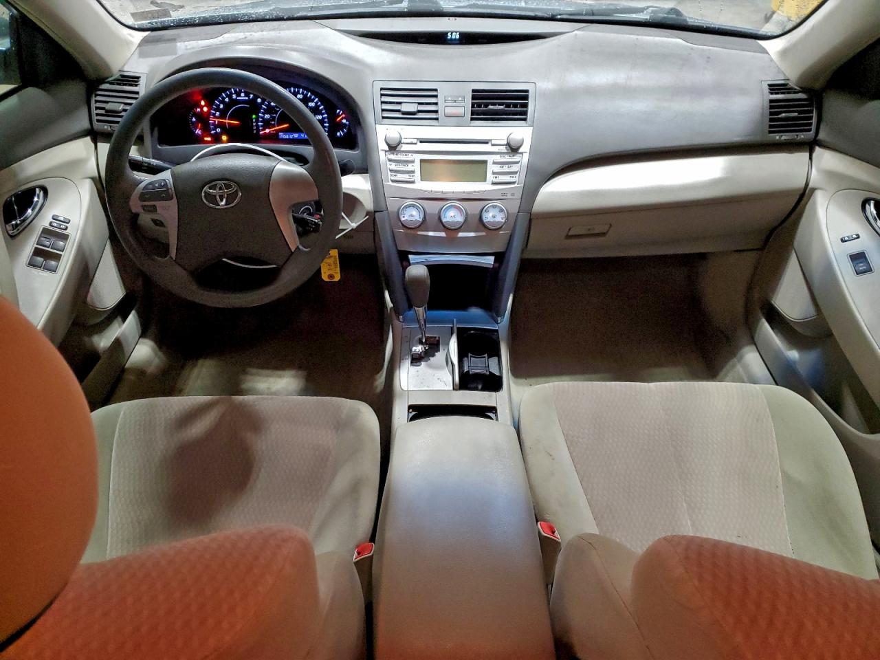 2011 TOYOTA CAMRY BASE photo 8