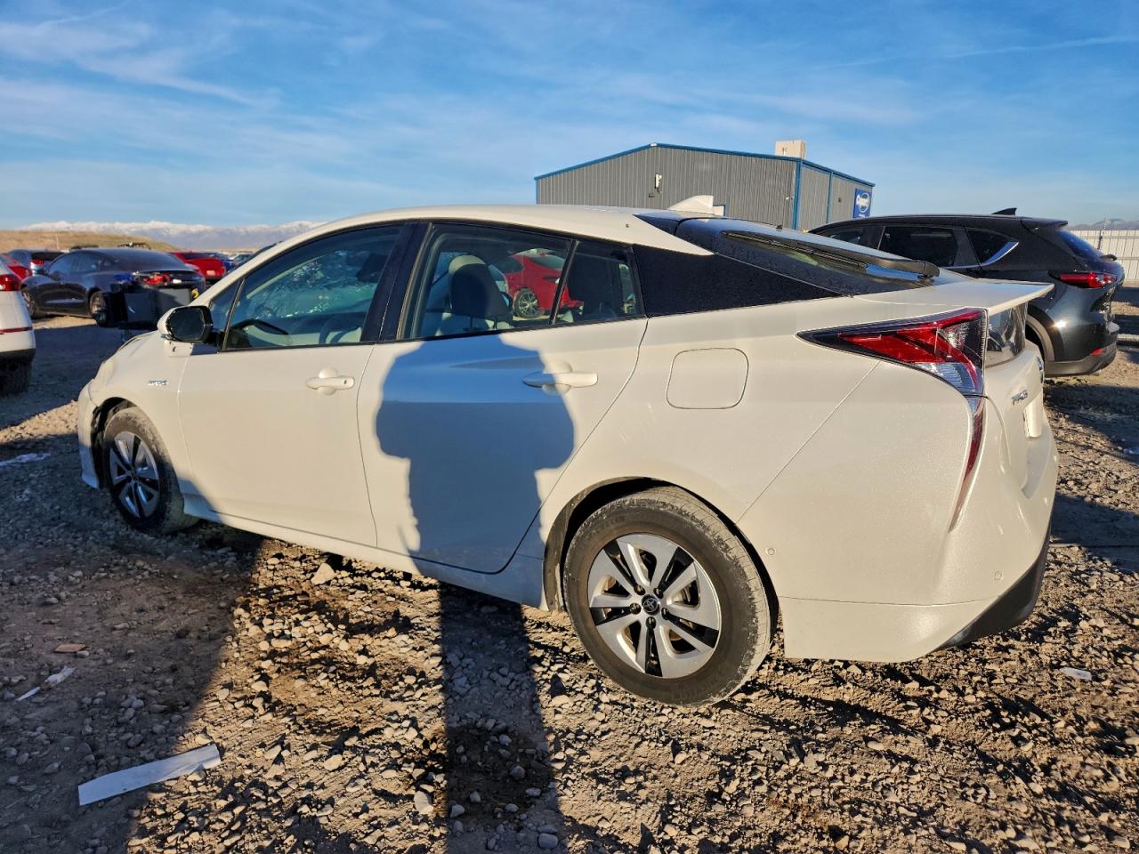2018 TOYOTA PRIUS photo 2