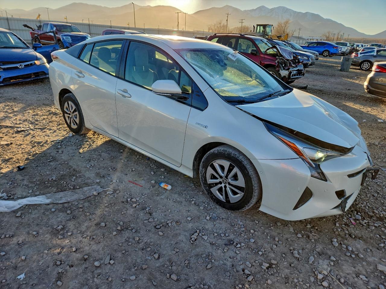 2018 TOYOTA PRIUS photo 4