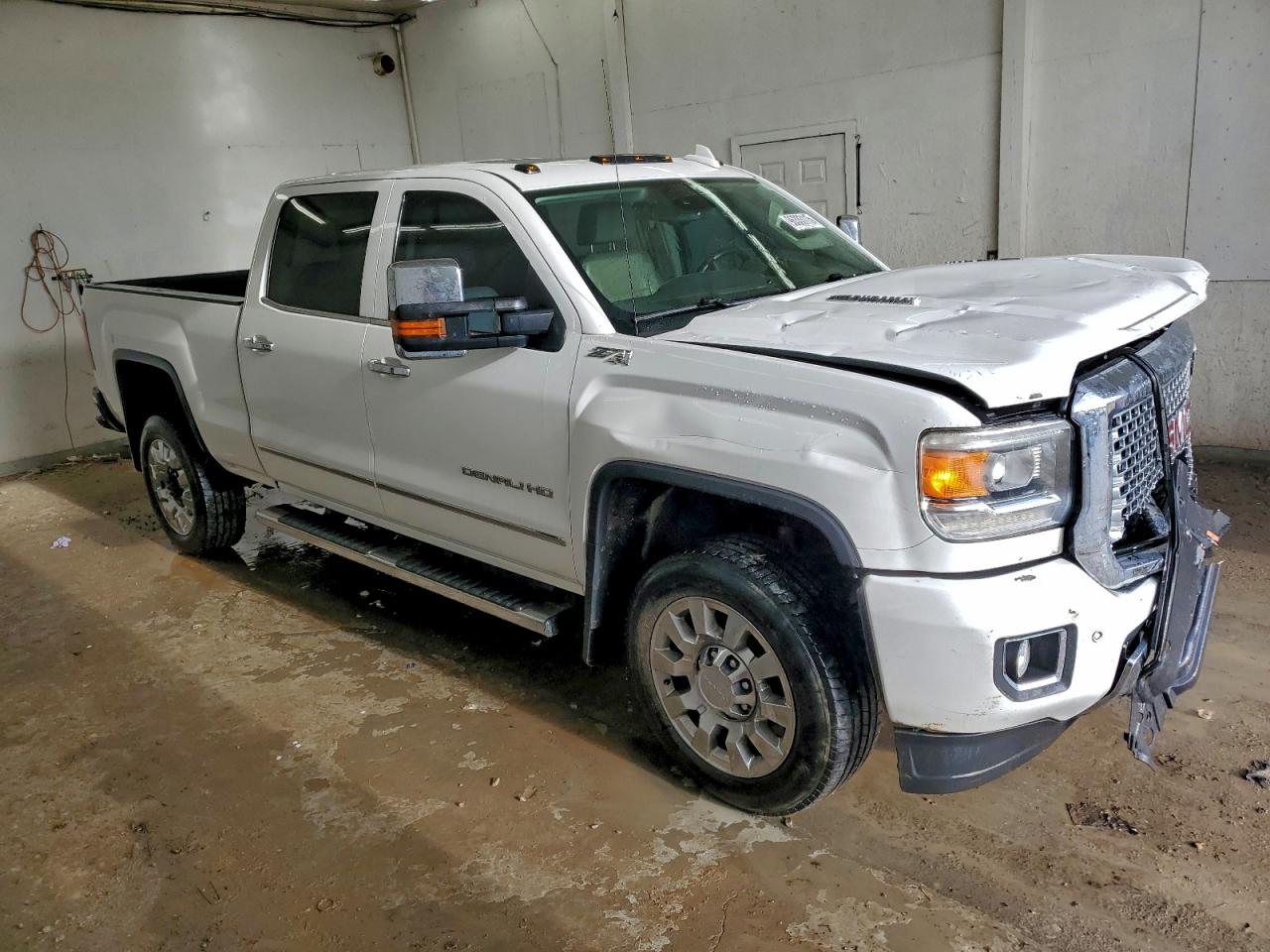 2015 GMC SIERRA K2500 DENALI photo 4