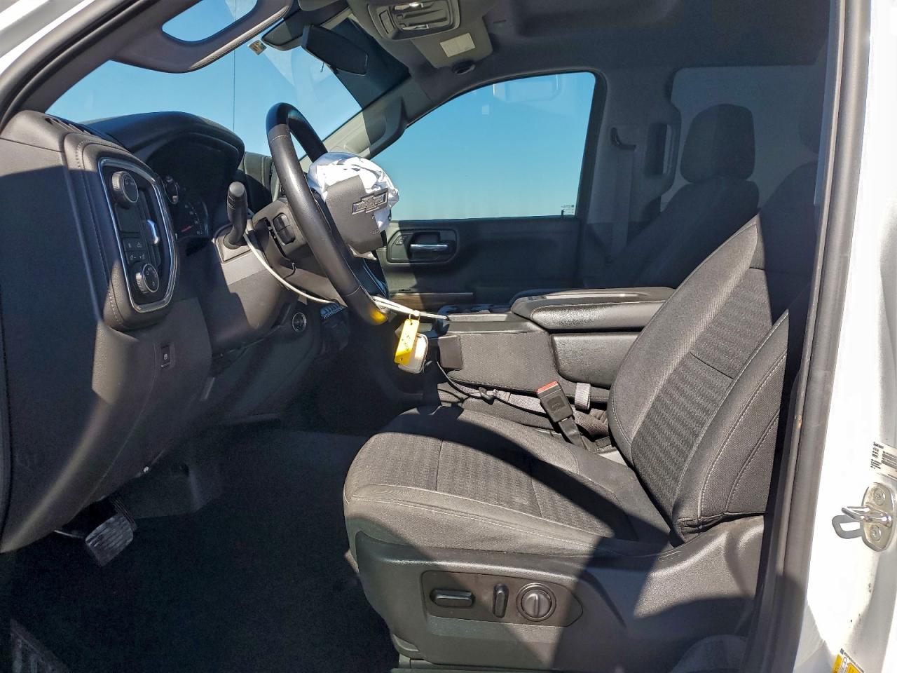 2020 CHEVROLET SILVERADO C1500 RST photo 7