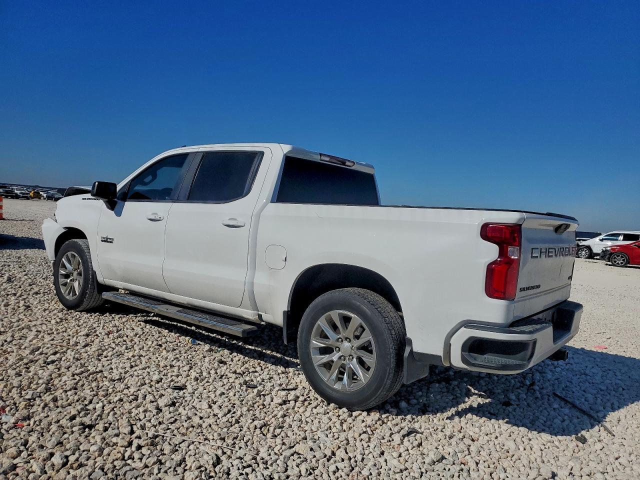 2020 CHEVROLET SILVERADO C1500 RST photo 2
