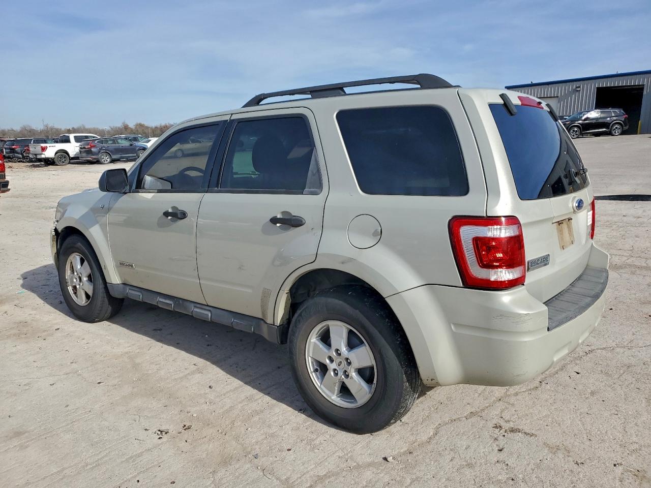 2008 FORD ESCAPE XLT photo 2