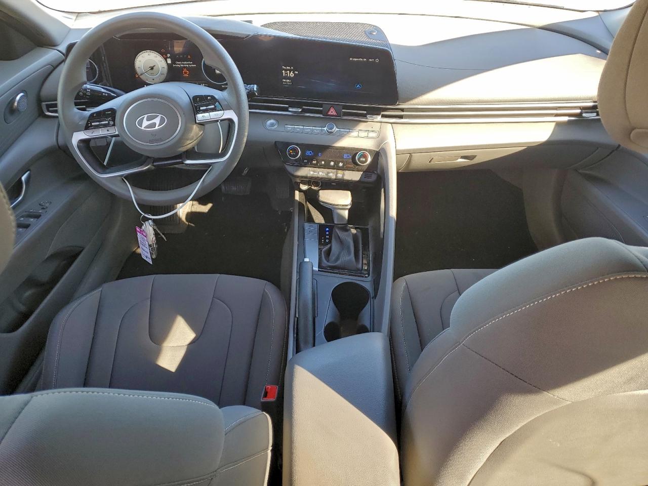 2024 HYUNDAI ELANTRA SEL photo 8