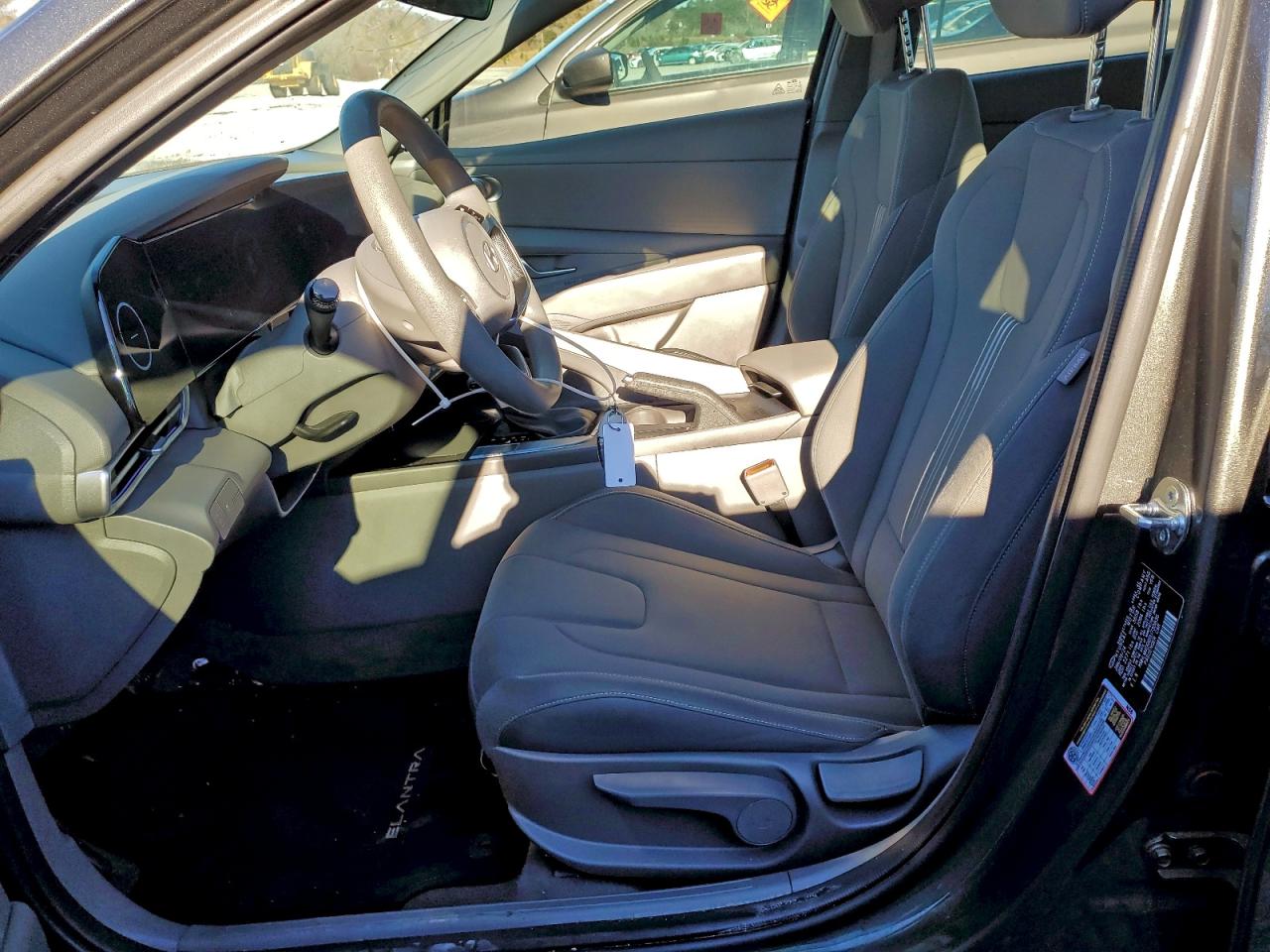 2024 HYUNDAI ELANTRA SEL photo 7