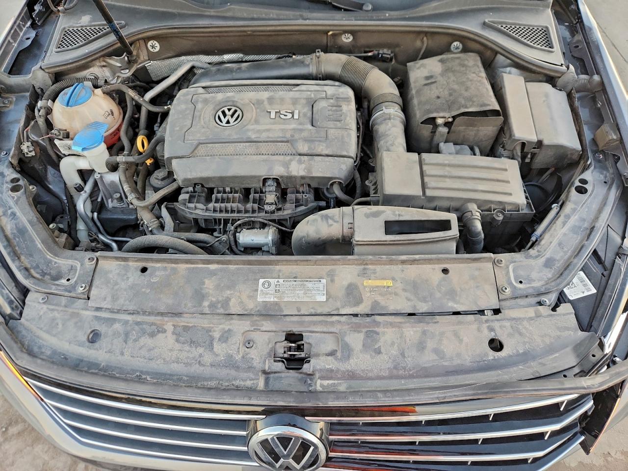 2017 VOLKSWAGEN PASSAT S photo 11