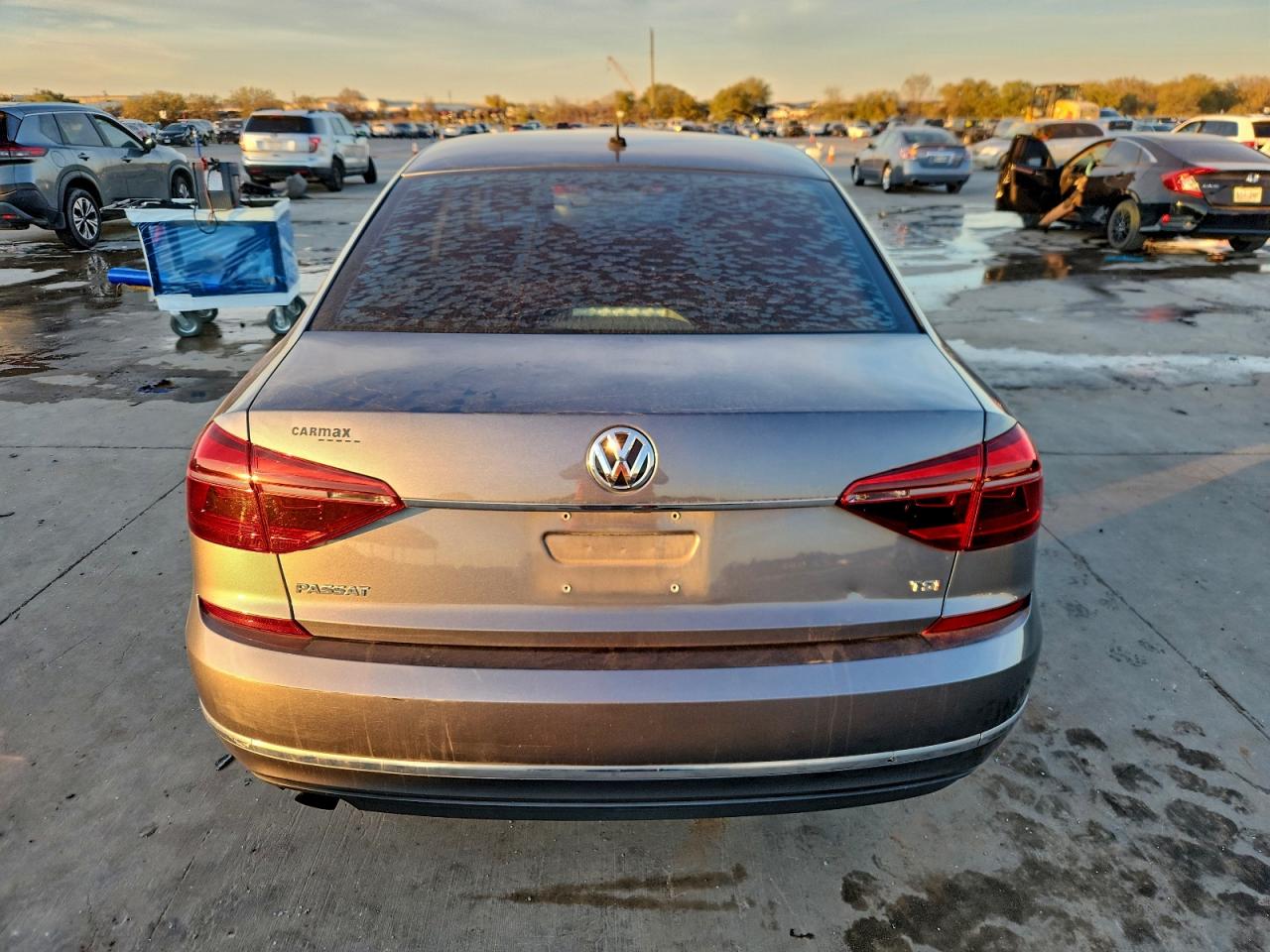 2017 VOLKSWAGEN PASSAT S photo 6