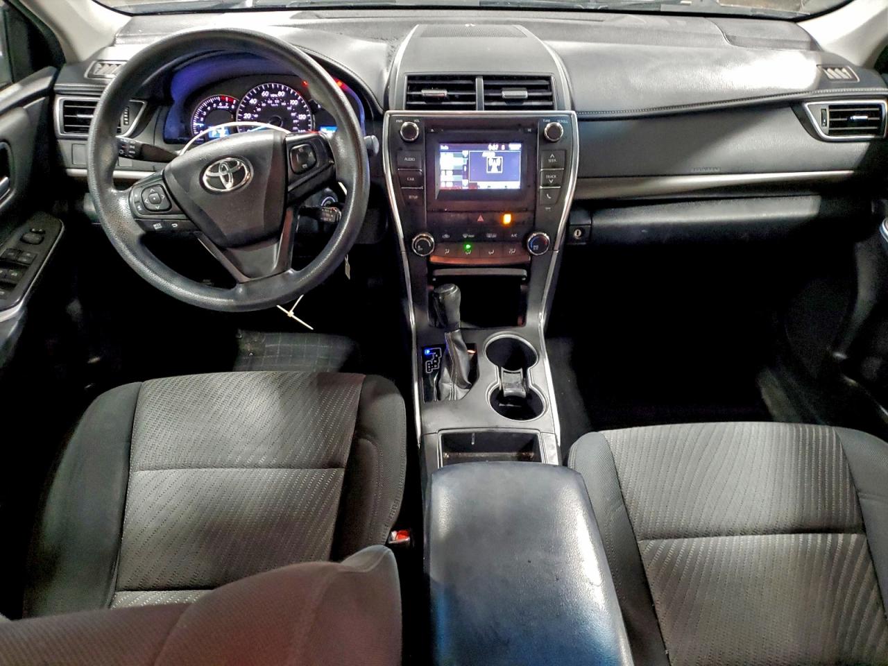 2015 TOYOTA CAMRY LE photo 8