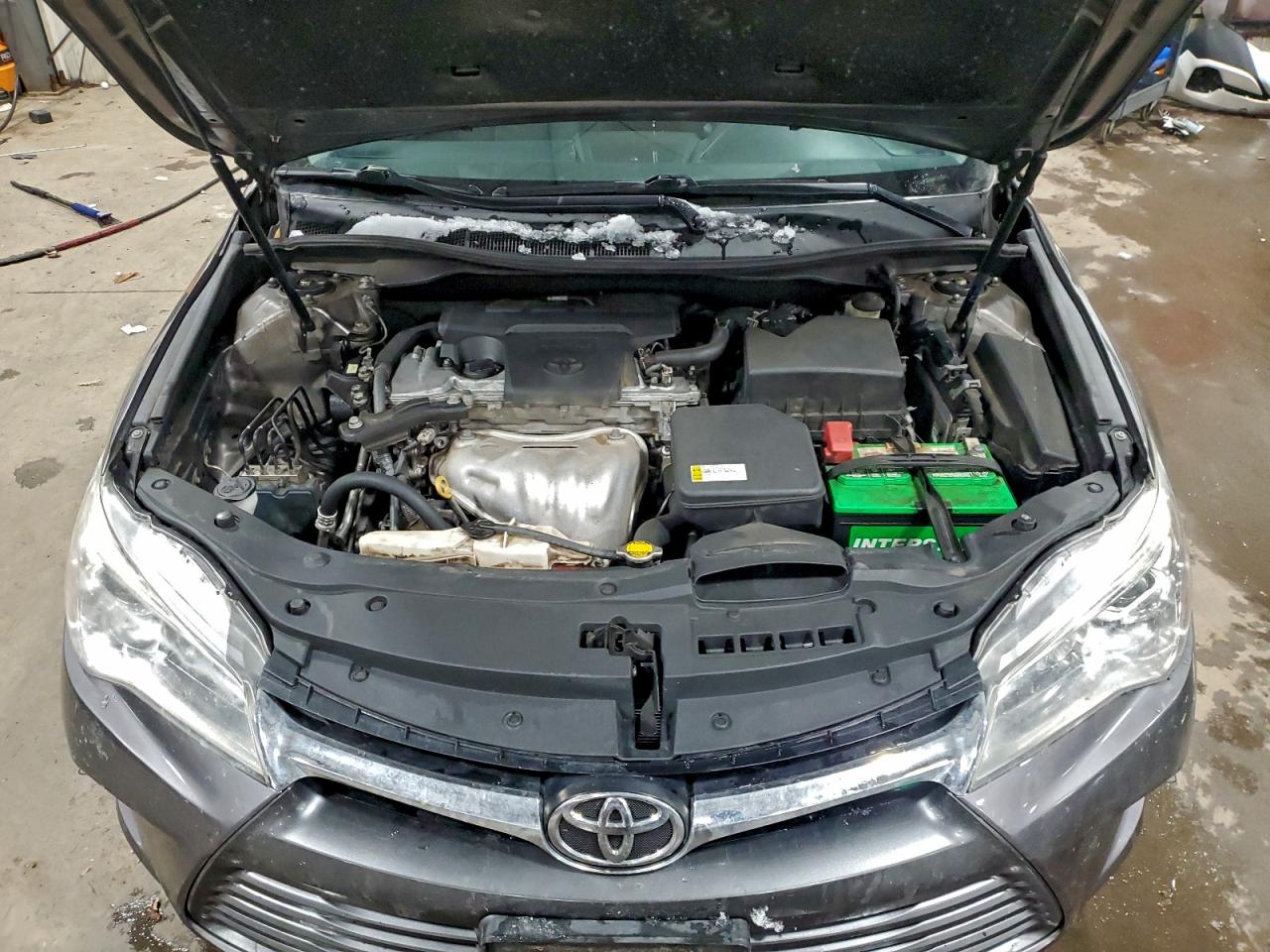 2015 TOYOTA CAMRY LE photo 11