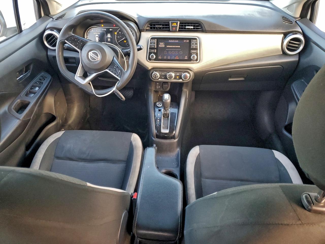 2020 NISSAN VERSA SV photo 8