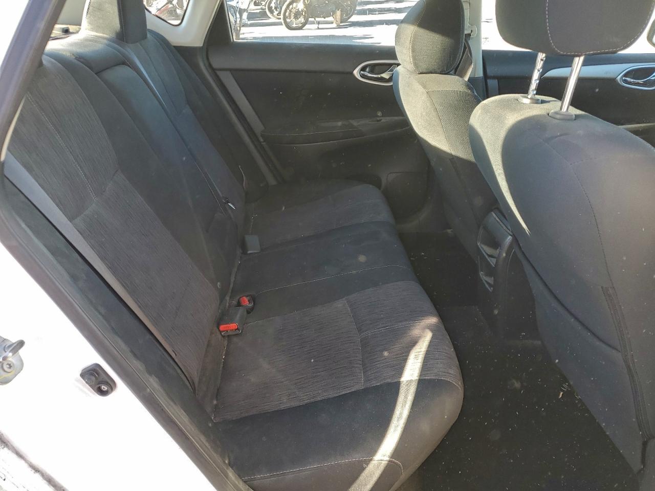 2015 NISSAN SENTRA S photo 19