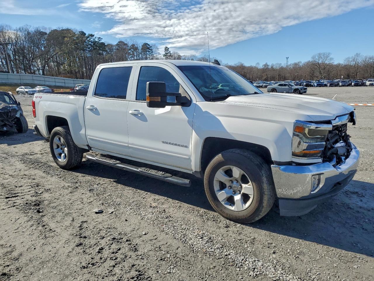 2018 CHEVROLET SILVERADO K1500 LT photo 4