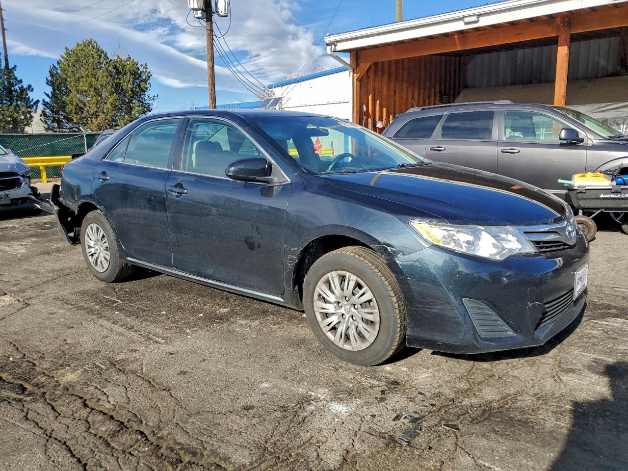 2014 TOYOTA CAMRY L photo 4