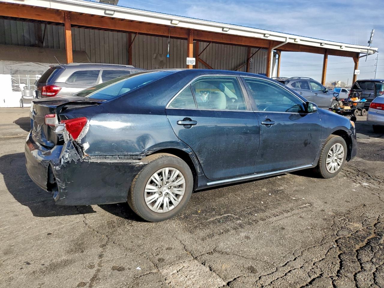 2014 TOYOTA CAMRY L photo 3