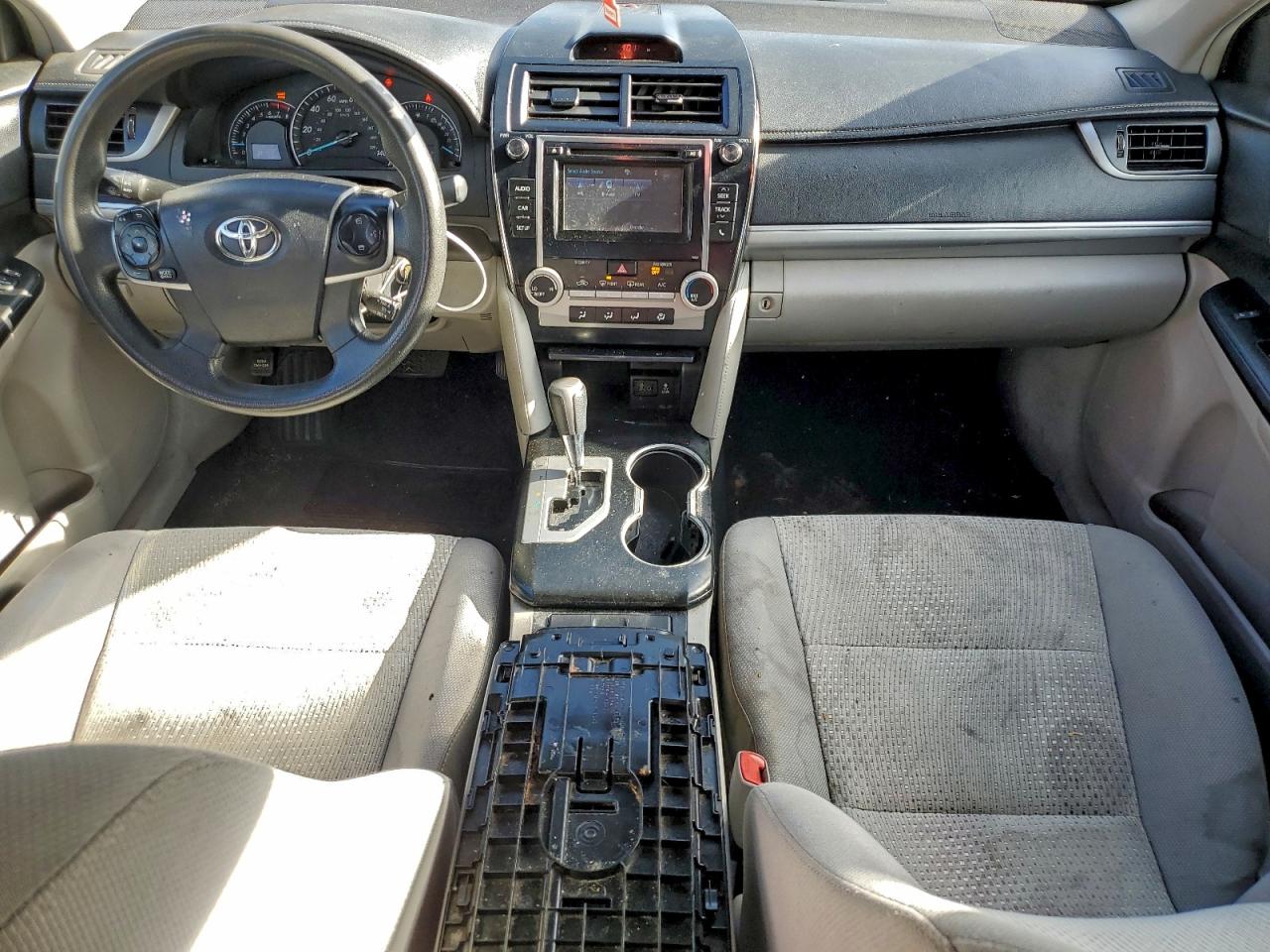 2014 TOYOTA CAMRY L photo 8