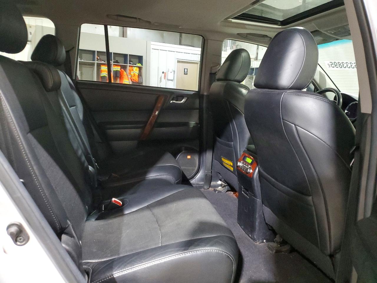 2013 TOYOTA HIGHLANDER LIMITED photo 11