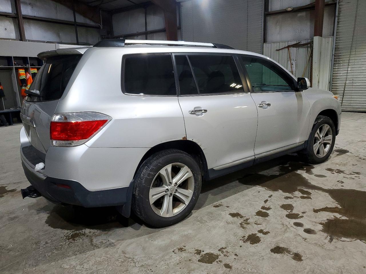 2013 TOYOTA HIGHLANDER LIMITED photo 3