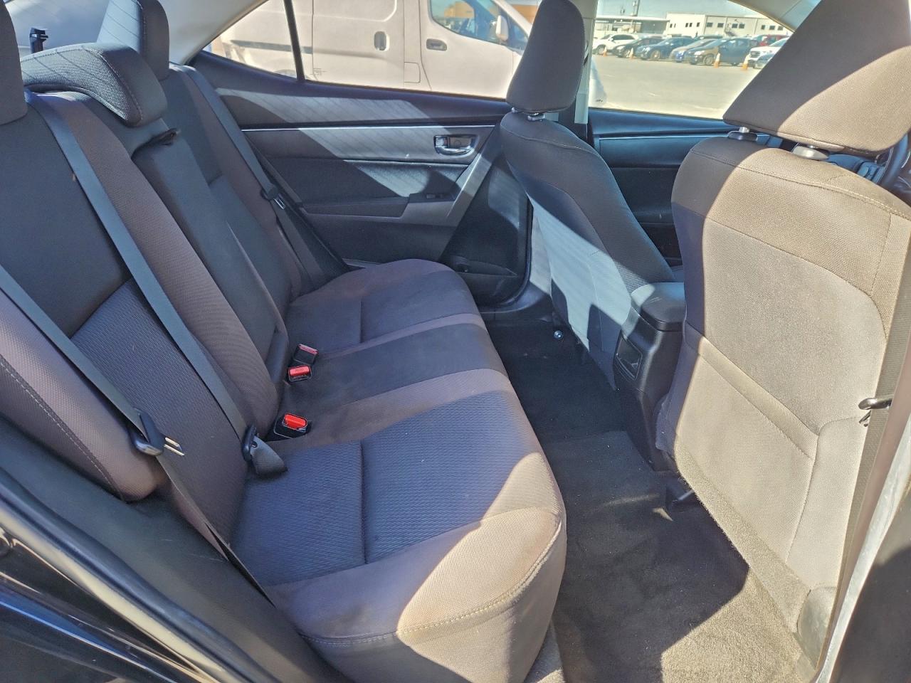 2018 TOYOTA COROLLA L photo 10