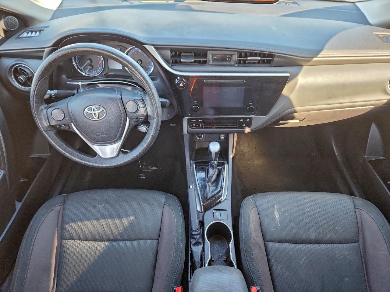 2018 TOYOTA COROLLA L photo 8