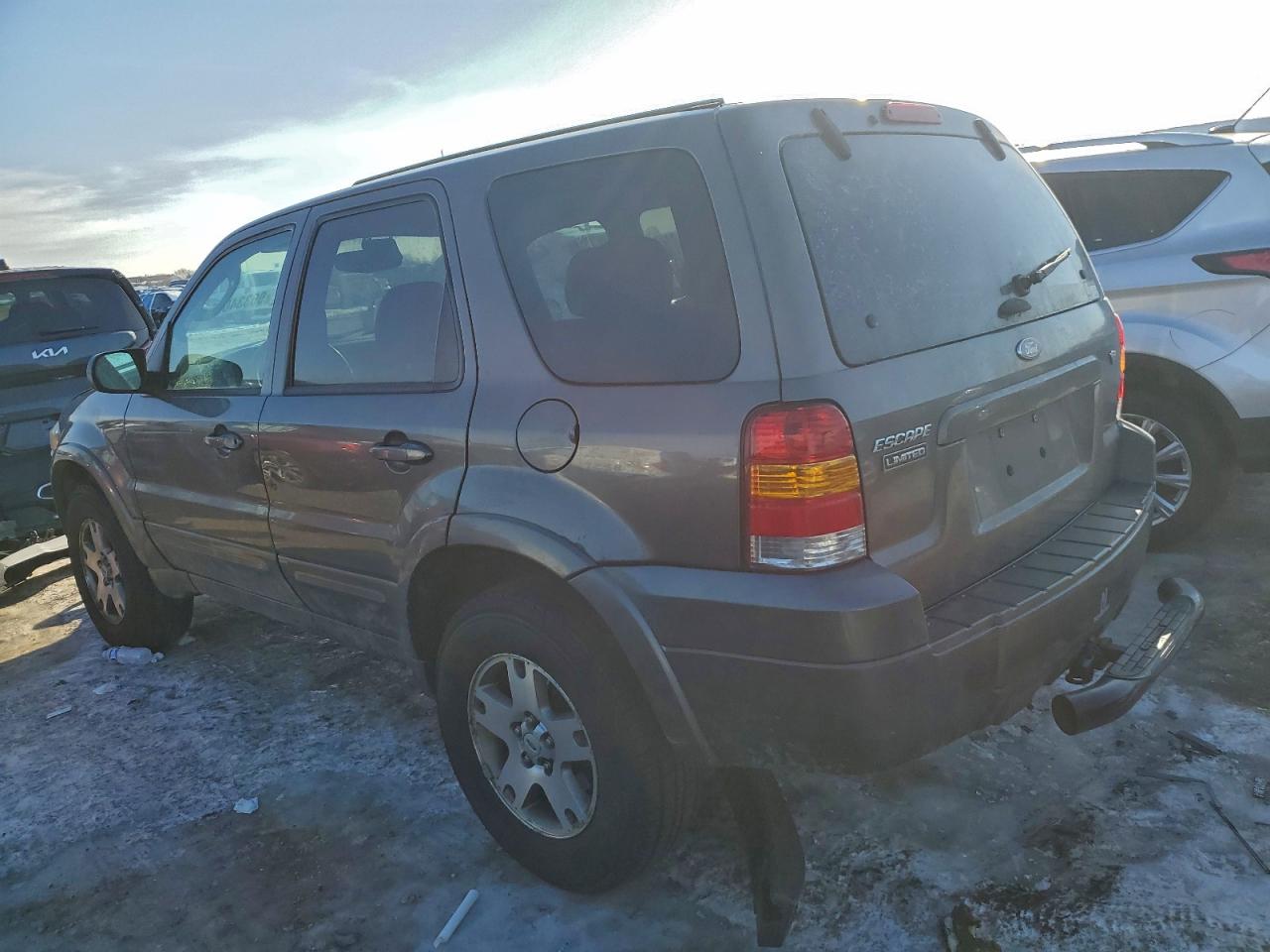 2005 FORD ESCAPE LIMITED photo 2