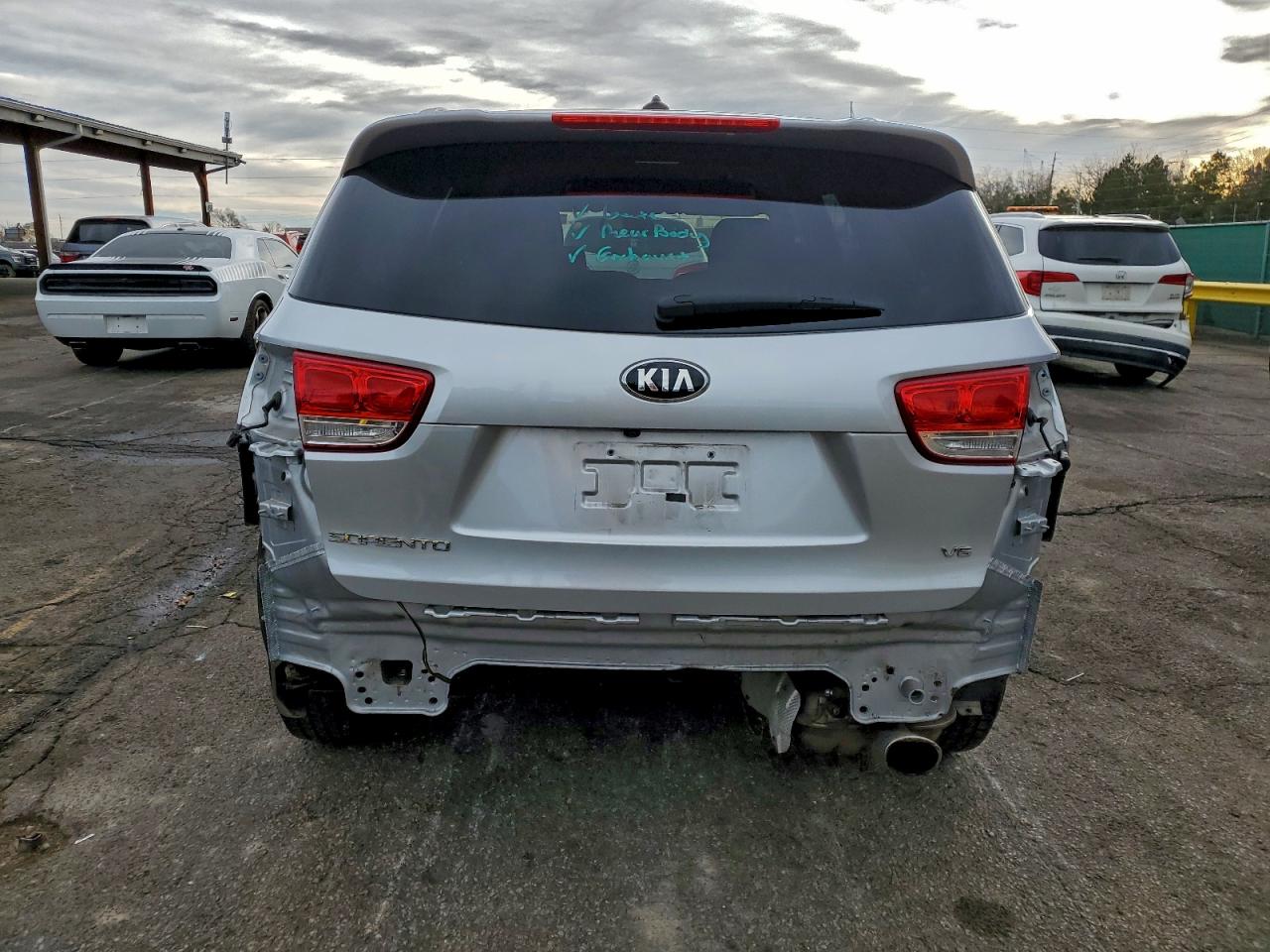 2017 KIA SORENTO LX photo 6