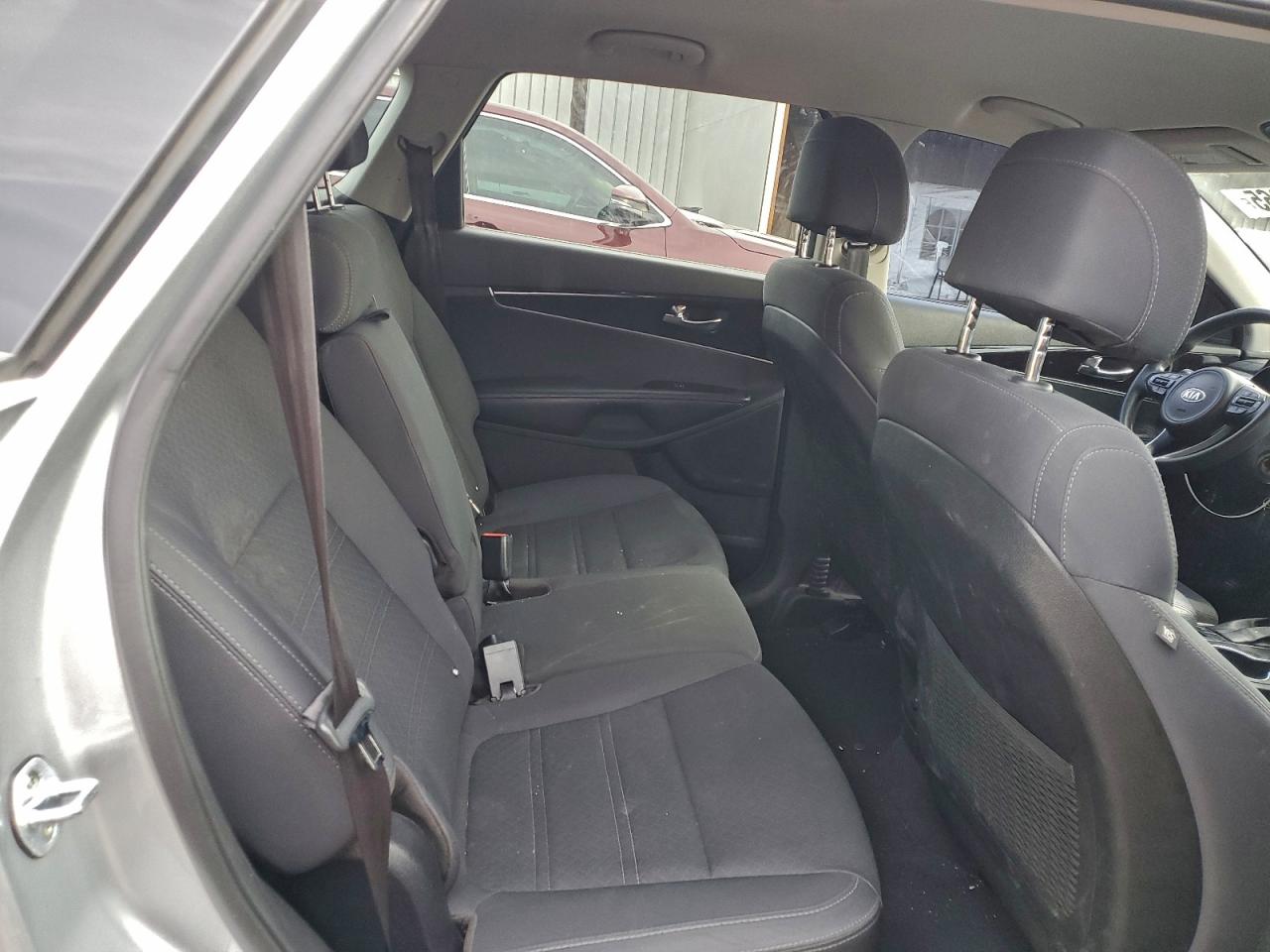 2017 KIA SORENTO LX photo 11