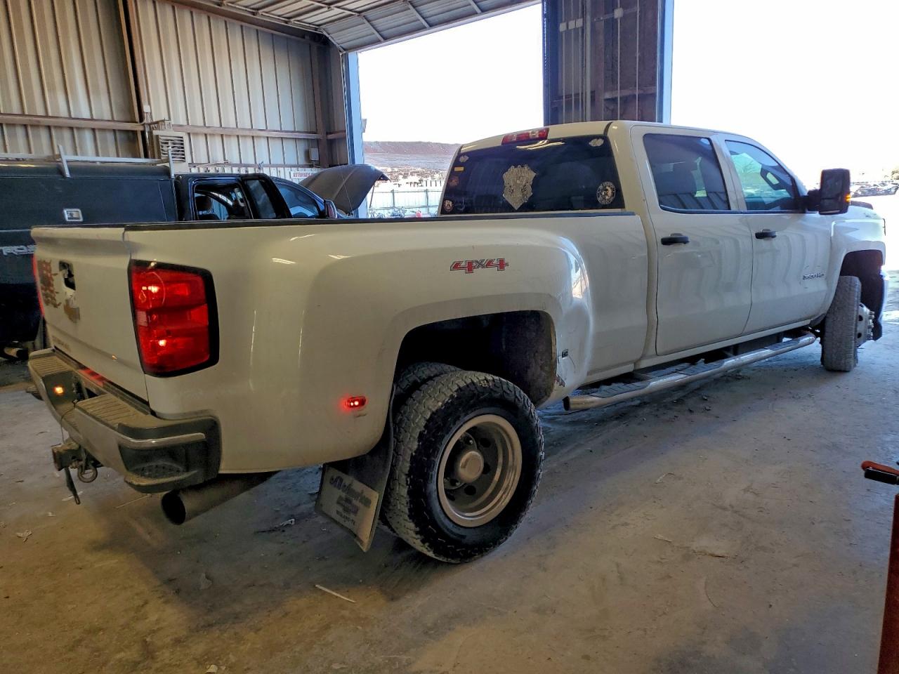 2015 CHEVROLET SILVERADO K3500 photo 7