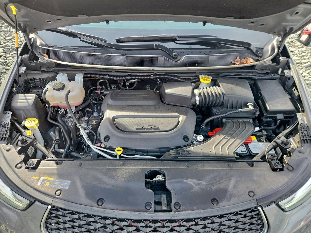 2025 CHRYSLER PACIFICA SELECT photo 12
