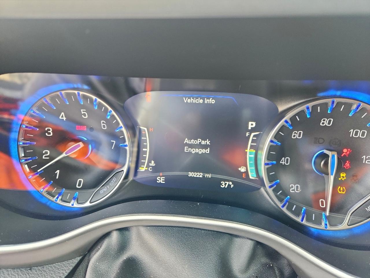 2025 CHRYSLER PACIFICA SELECT photo 9