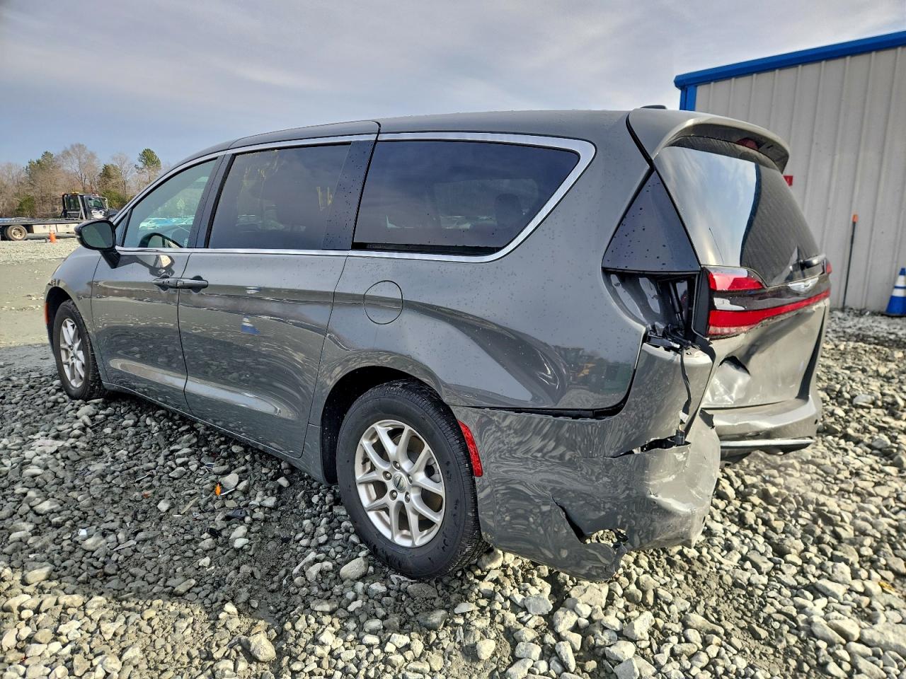 2025 CHRYSLER PACIFICA SELECT photo 2