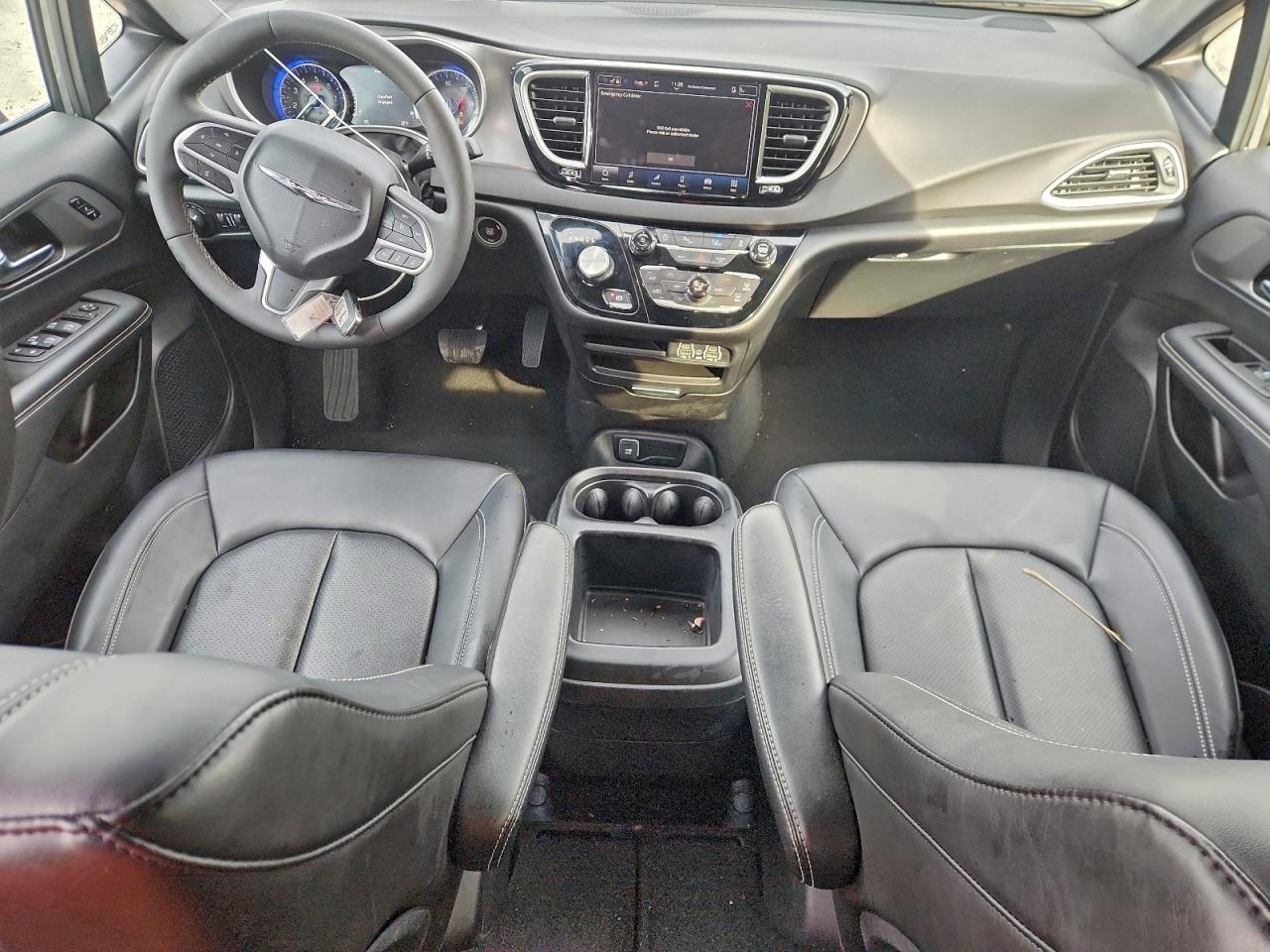 2025 CHRYSLER PACIFICA SELECT photo 8