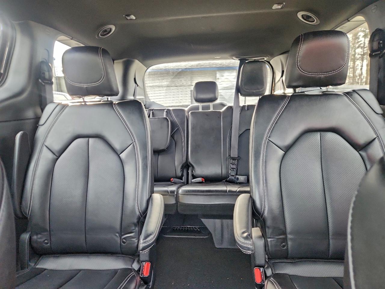 2025 CHRYSLER PACIFICA SELECT photo 10