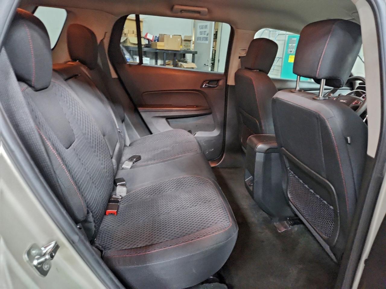 2015 GMC TERRAIN SLE photo 11