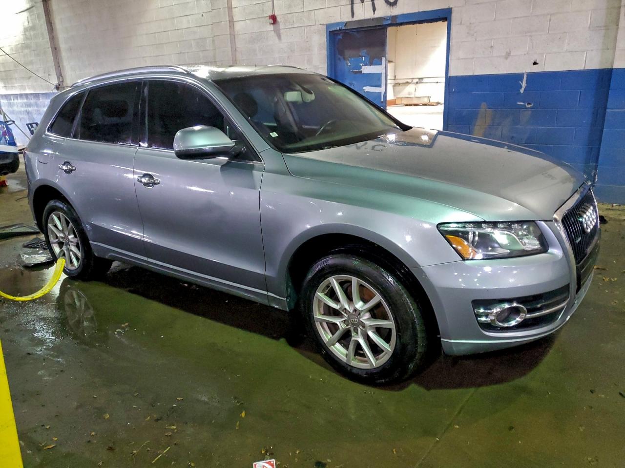 2010 AUDI Q5 PREMIUM PLUS photo 10